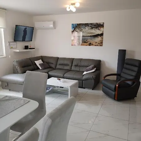 Apartment Valsaline 2182 Pula